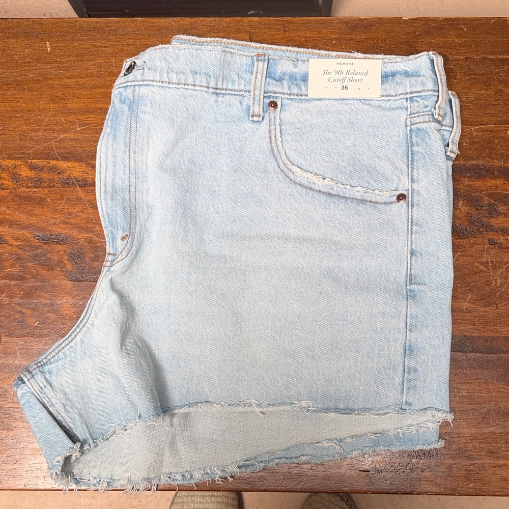 Abercrombie high rise 90s cutoff shorts